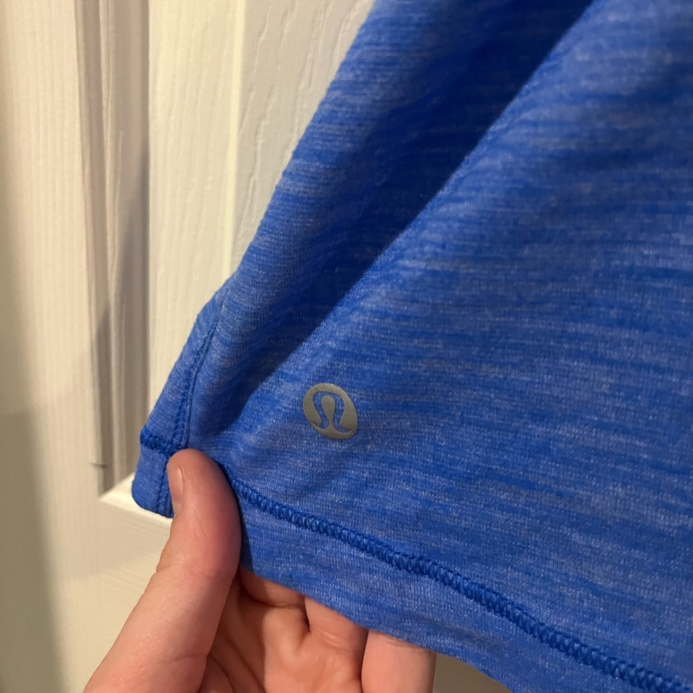 Size 4 Blue Lululemon Cotton knit tank top!! - Picture 2 of 3